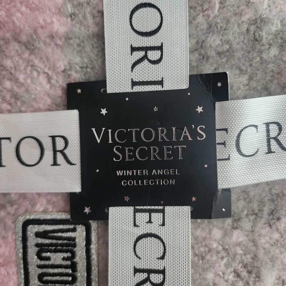 Victoria's Secret Pink & Gray Plush Fringe Scarf - Picture 2 of 6
